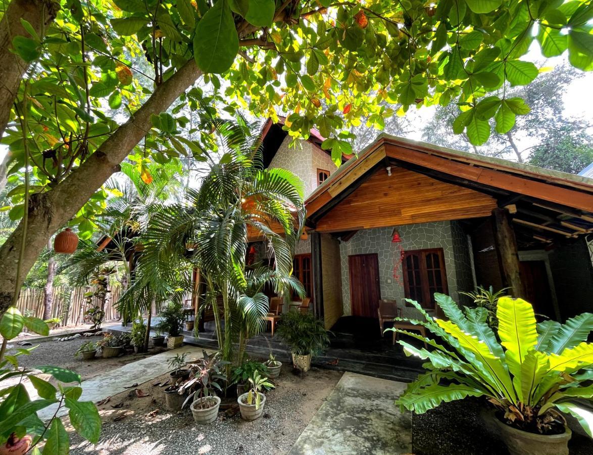 New Roy Guest House Калкуда Экстерьер фото